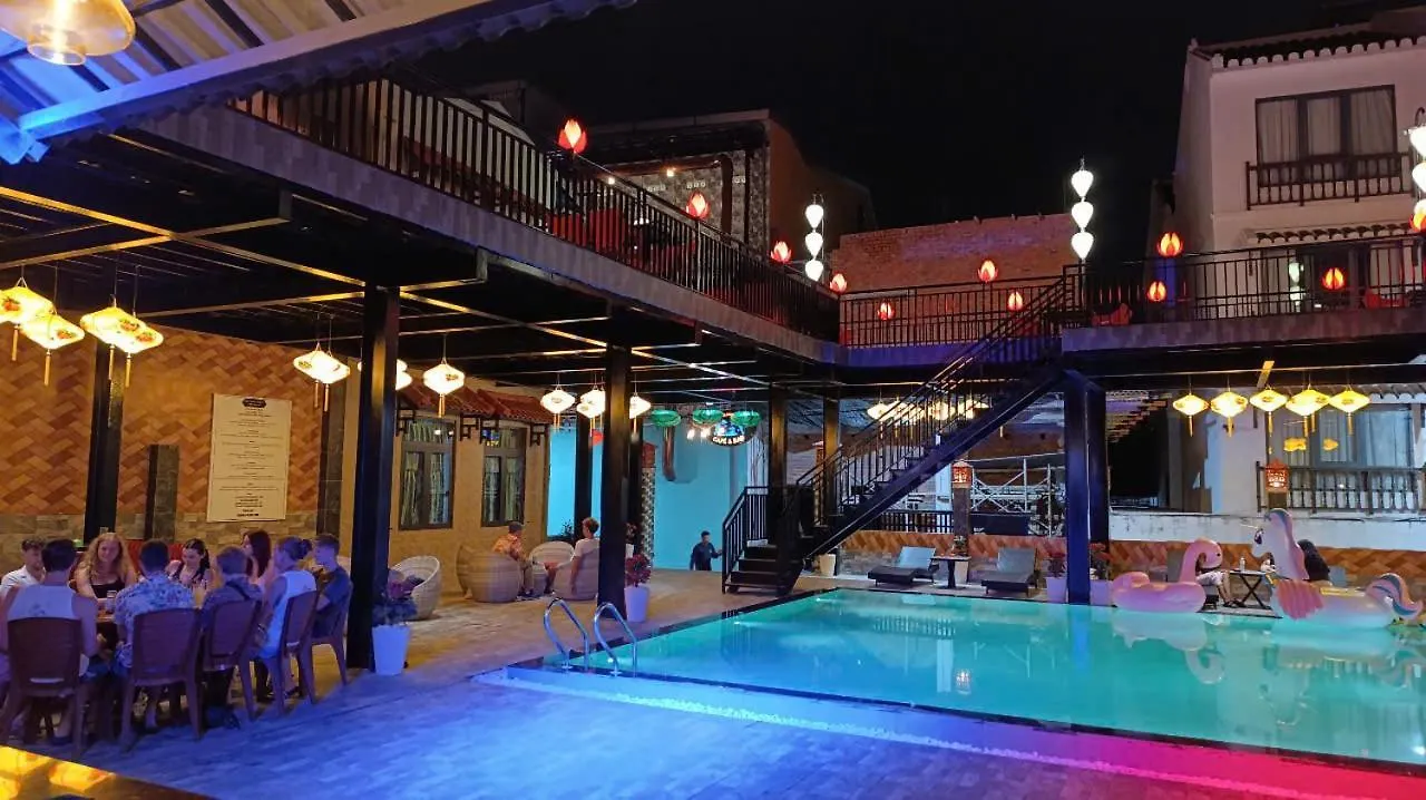 Riverside Hoi An, Dolphins Hostel