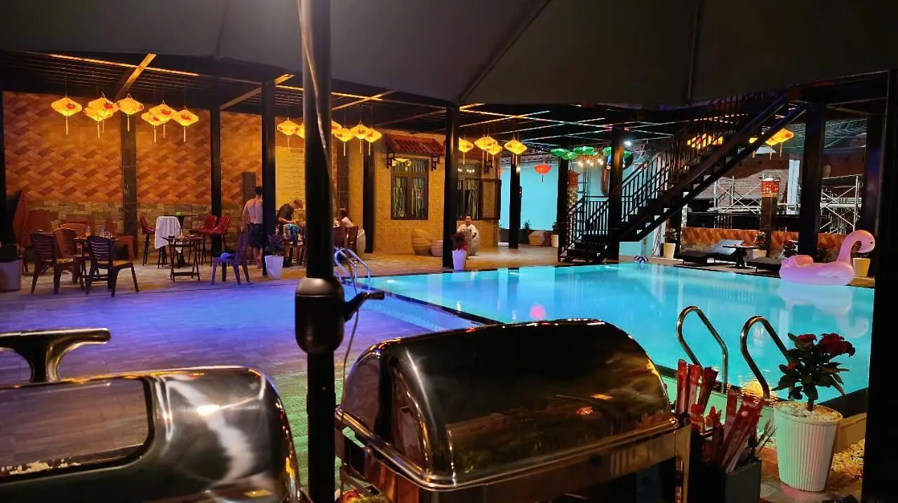 Riverside Hoi An, Dolphins Hostel