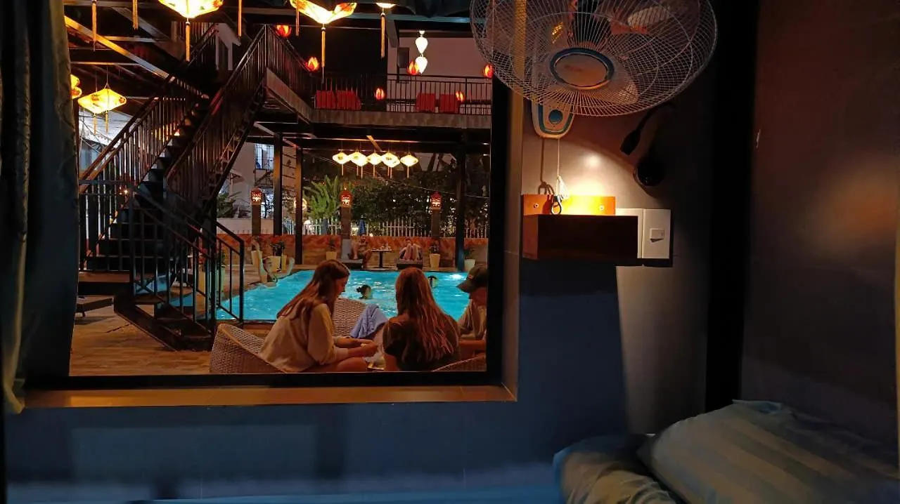 Riverside Hoi An, Dolphins Hostel 0*,  Vietnam